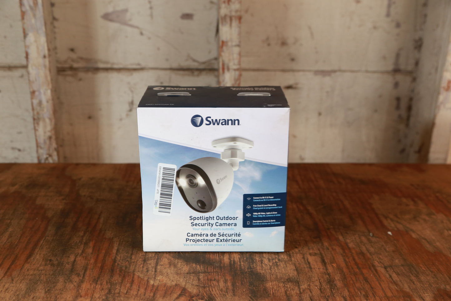 Swann Battery-operated Wireless Indoor/Outdoor Spotlight Security Camera